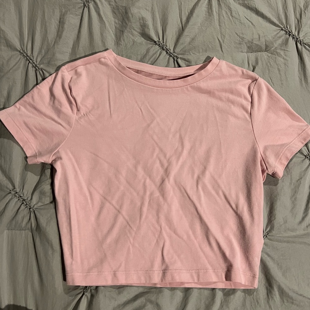 Pink short sleeve crop top